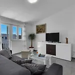 Ana Apartamento